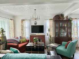 Entire house with 2 legal suites, 2 kitchens, 4 bedrooms and a fully fenced yard! - Photo 1 of 1