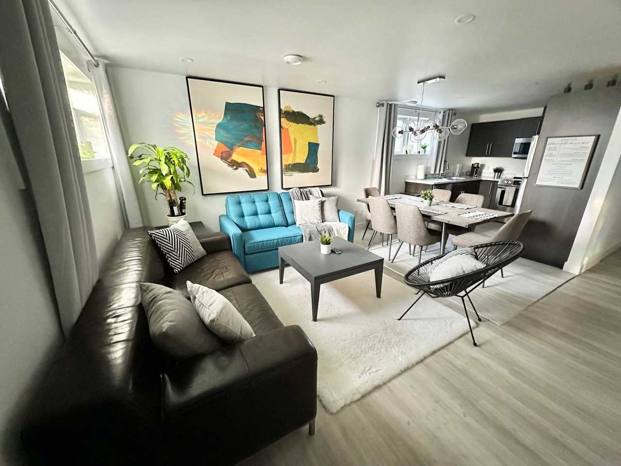 Entire house with 2 legal suites, 2 kitchens, 4 bedrooms and a fully fenced yard! - Photo 2 of 21