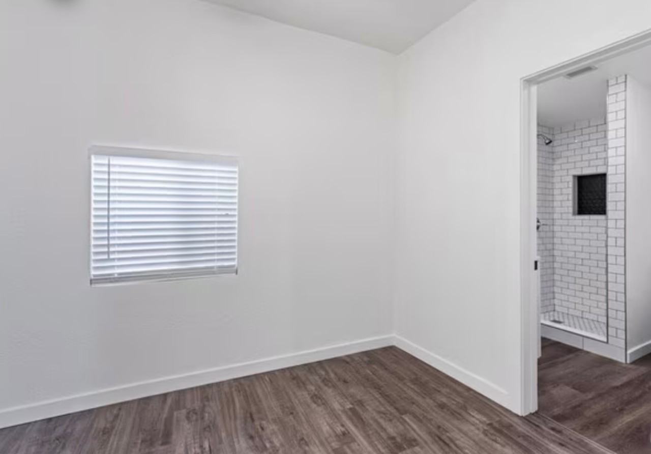 5835 5th Ave - Photo 4 of 17