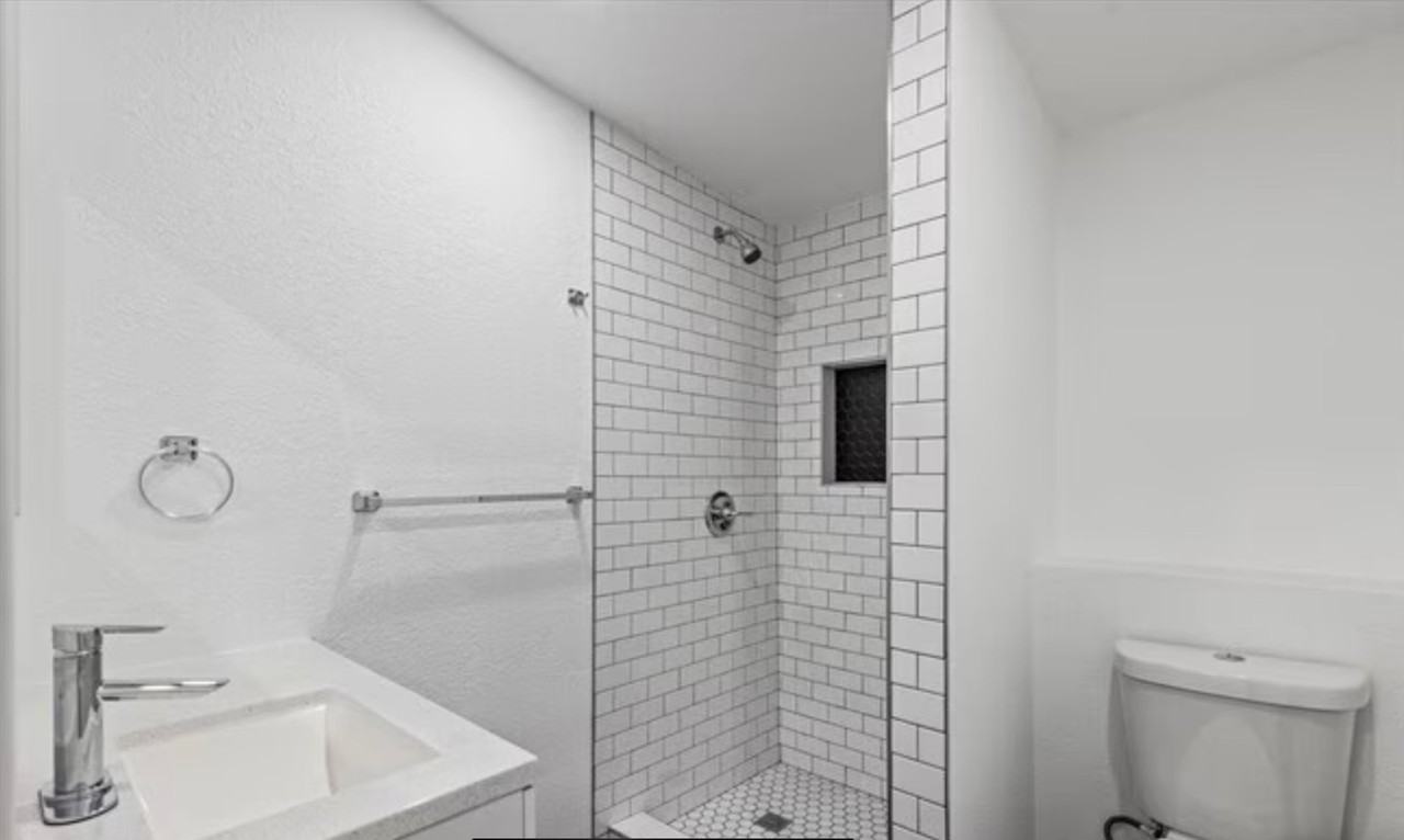 5835 5th Ave - Photo 6 of 17