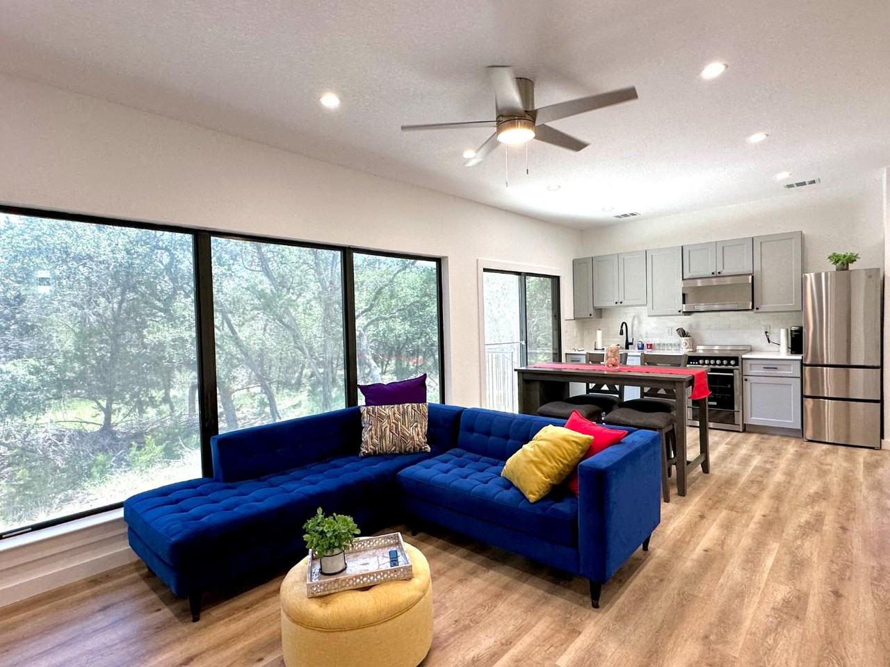 1946 Rhinestone - Photo 2 of 20