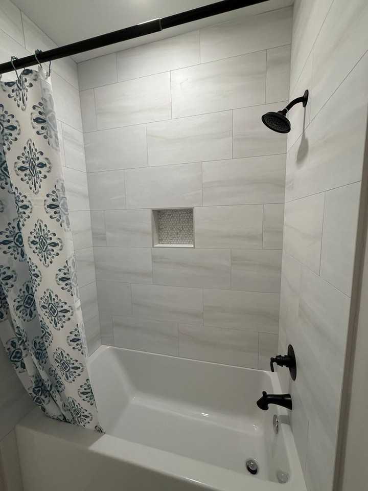 1203 Ivy Rd #E - Photo 6 of 37