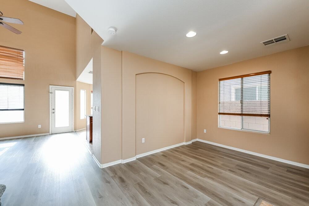 7648 Lookout Hill St - Photo 4 of 17