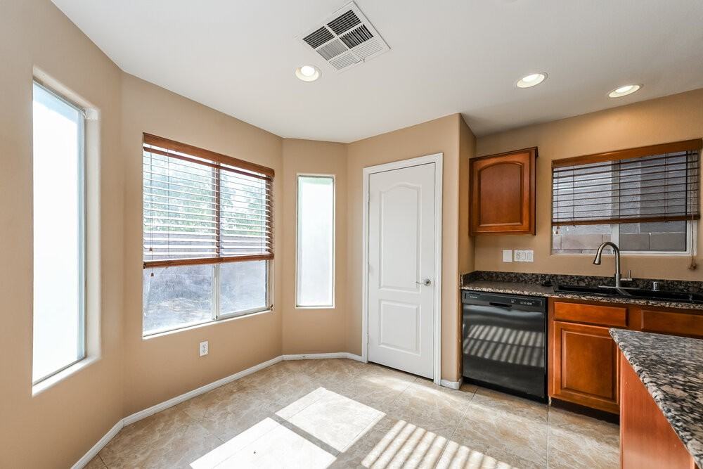 7648 Lookout Hill St - Photo 7 of 17