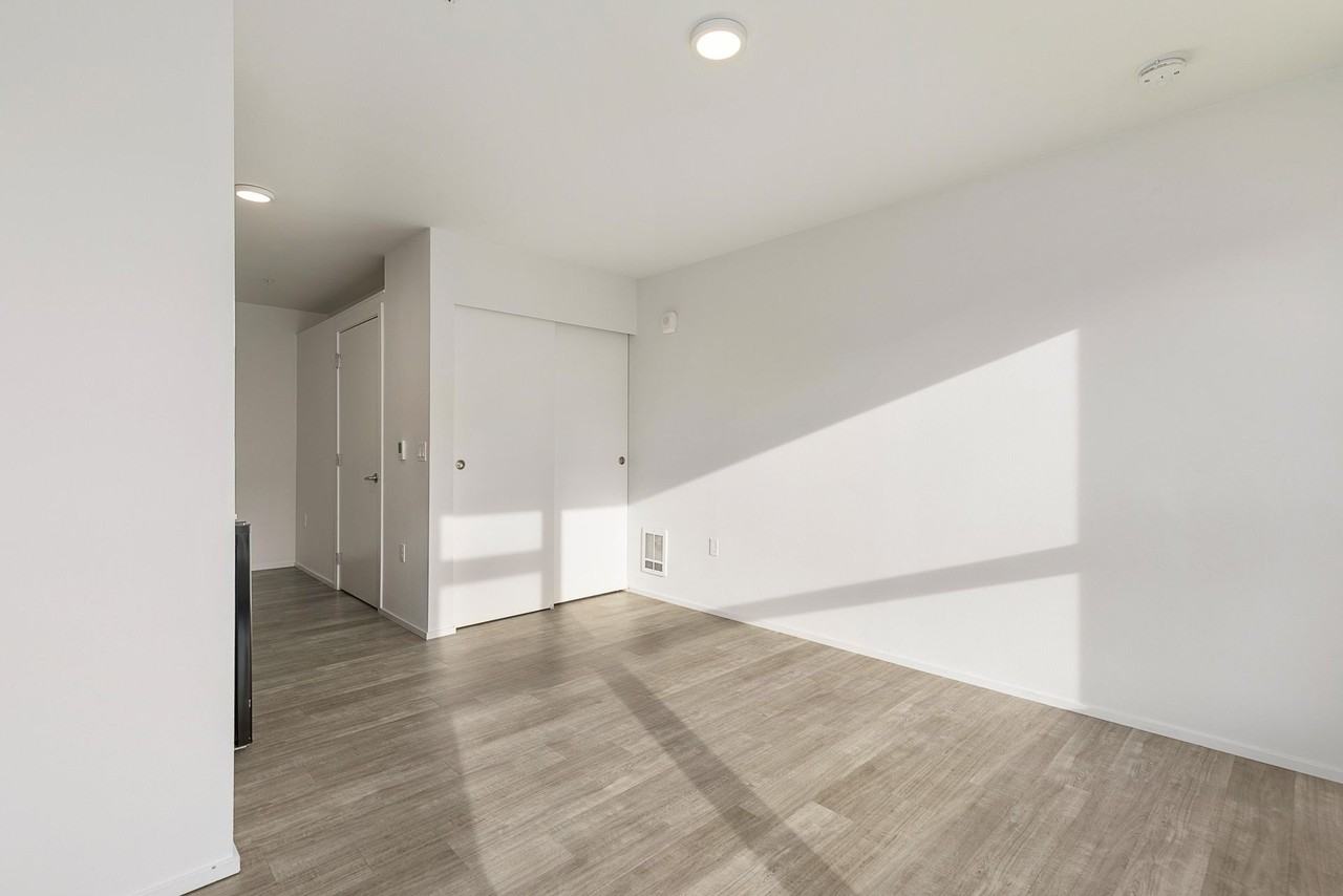 Pike Flats - Photo 6 of 50