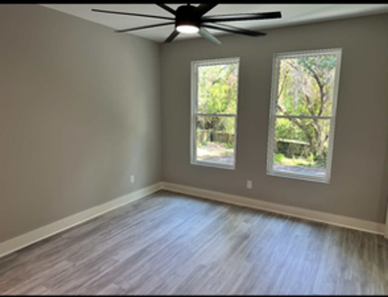 226 E Bradford Rd - Photo 3 of 14