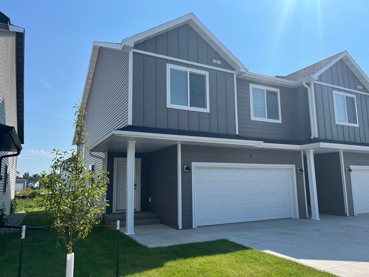 6137 Martin Ln W - Photo 2 of 37