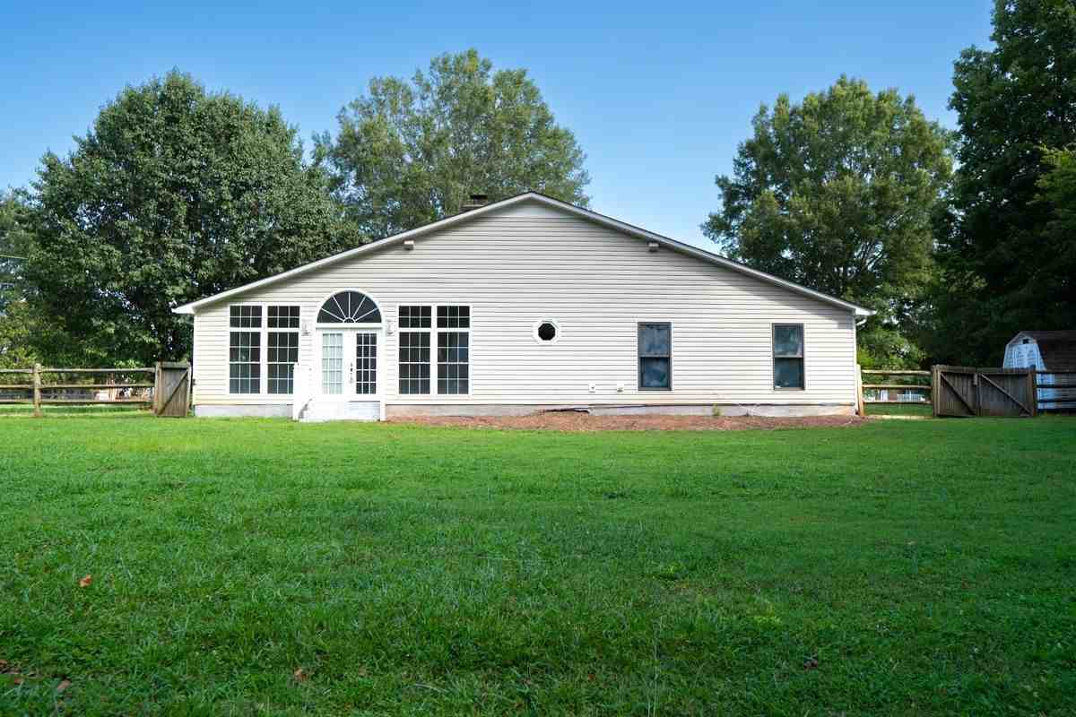 500 Kirby Ln - Photo 2 of 3