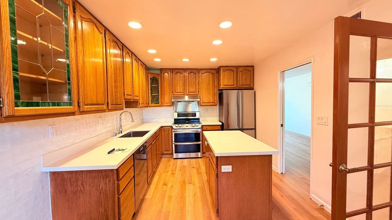 1033 1033 Fontana Drive - 1033 Fontana Drive (LO) - Photo 3 of 29