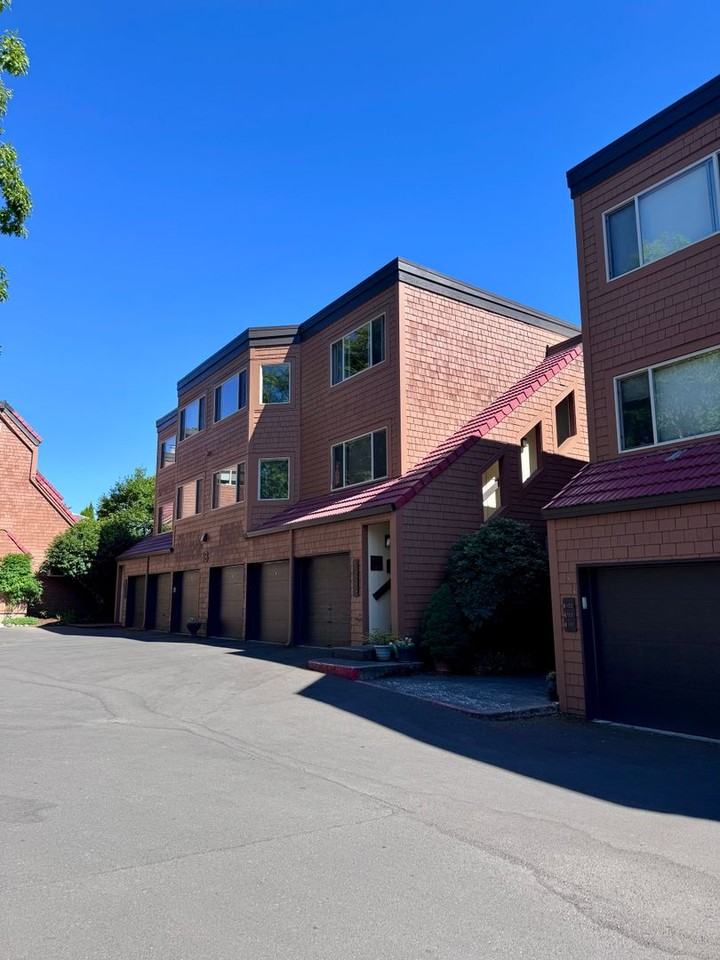 125 Oswego Smt - Photo 2 of 15