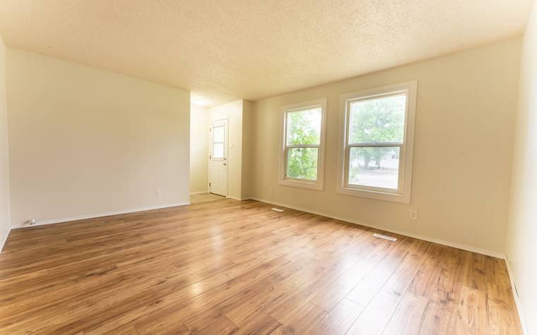 809 Steeves Ave #MAIN - Photo 2 of 12