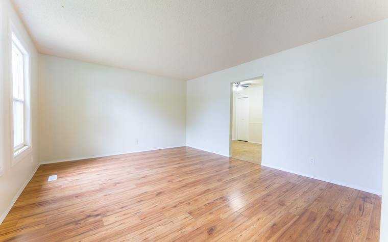 809 Steeves Ave #MAIN - Photo 3 of 12