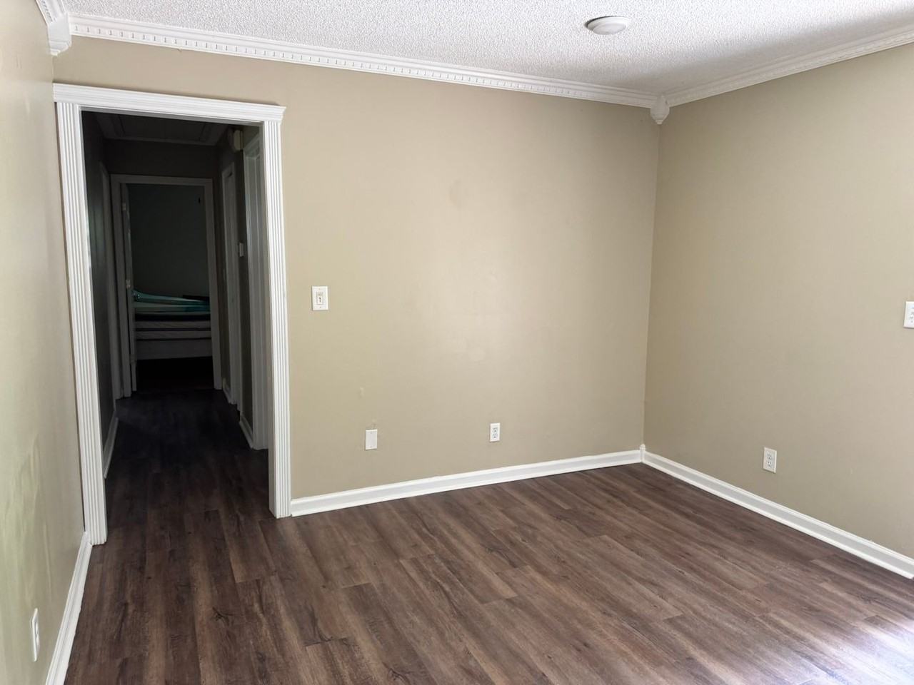 121 Herty Dr - Photo 4 of 11