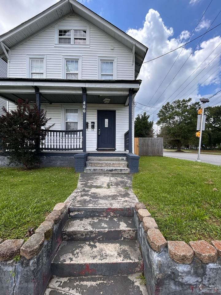 400 Jamestown Ave - Gold - Photo 2 of 12