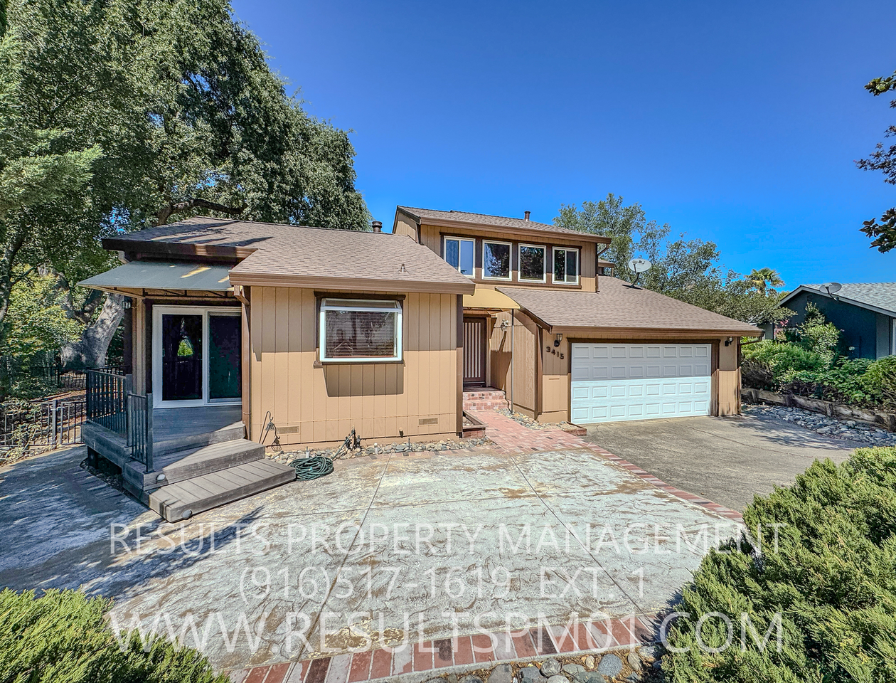 3415 Nathan Ct - Photo 2 of 50