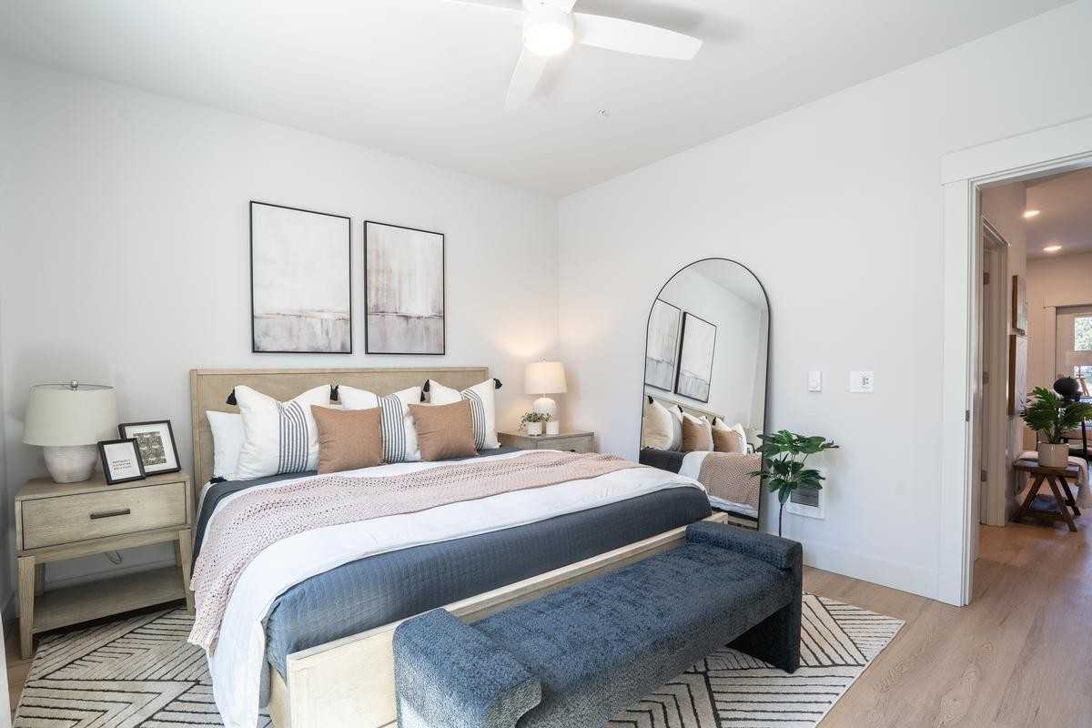 210 N Woodson St - Photo 7 of 29