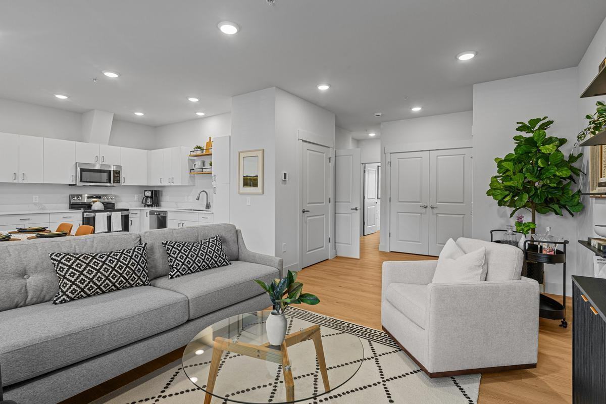 210 N Woodson St - Photo 5 of 11