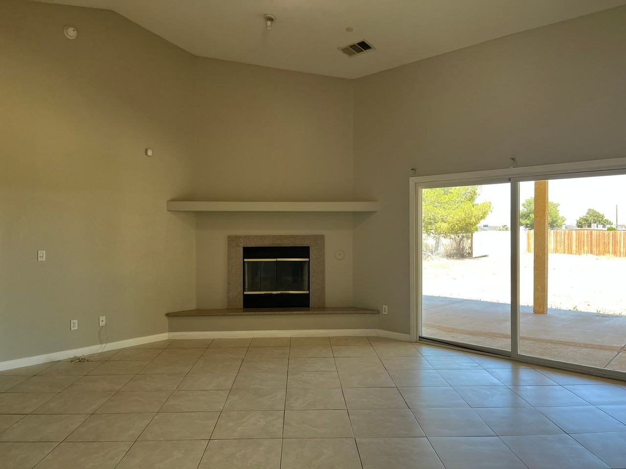 13509 Algonquin Rd - Photo 6 of 25