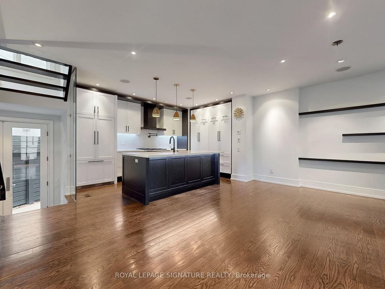 116 Glen Road - Photo 4 of 46