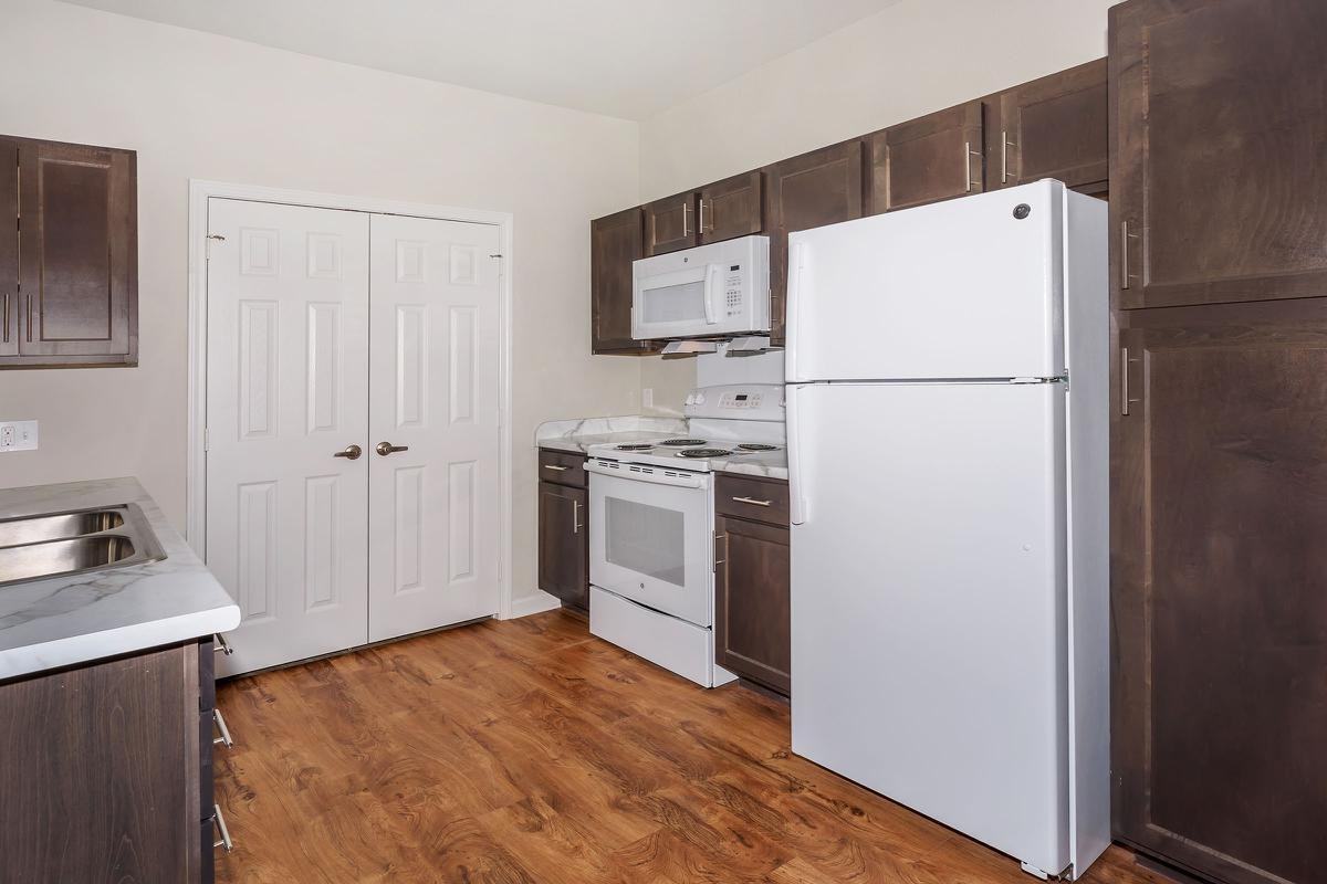 10811 Ingram St - Photo 3 of 24