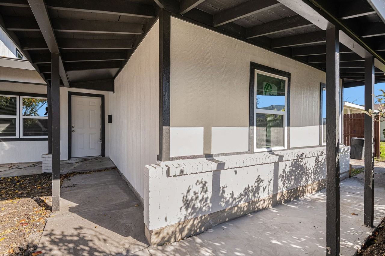 406 Dawson Cir - Photo 2 of 27
