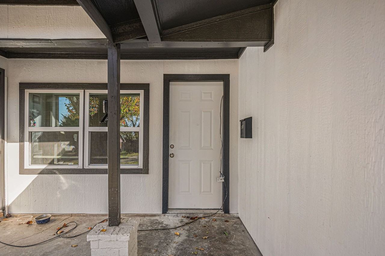 406 Dawson Cir - Photo 3 of 27