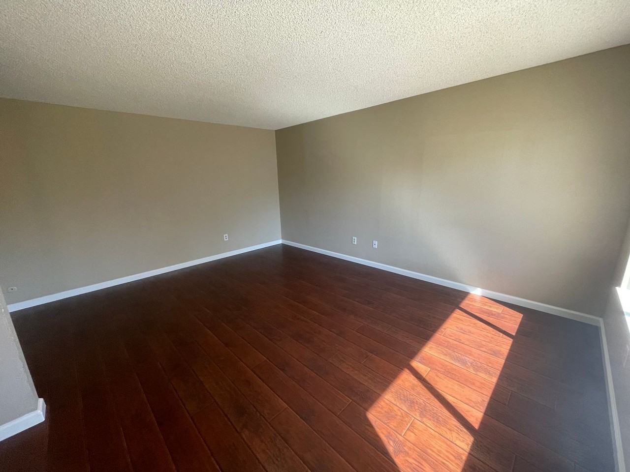 1217 Kara Ln - Photo 5 of 39