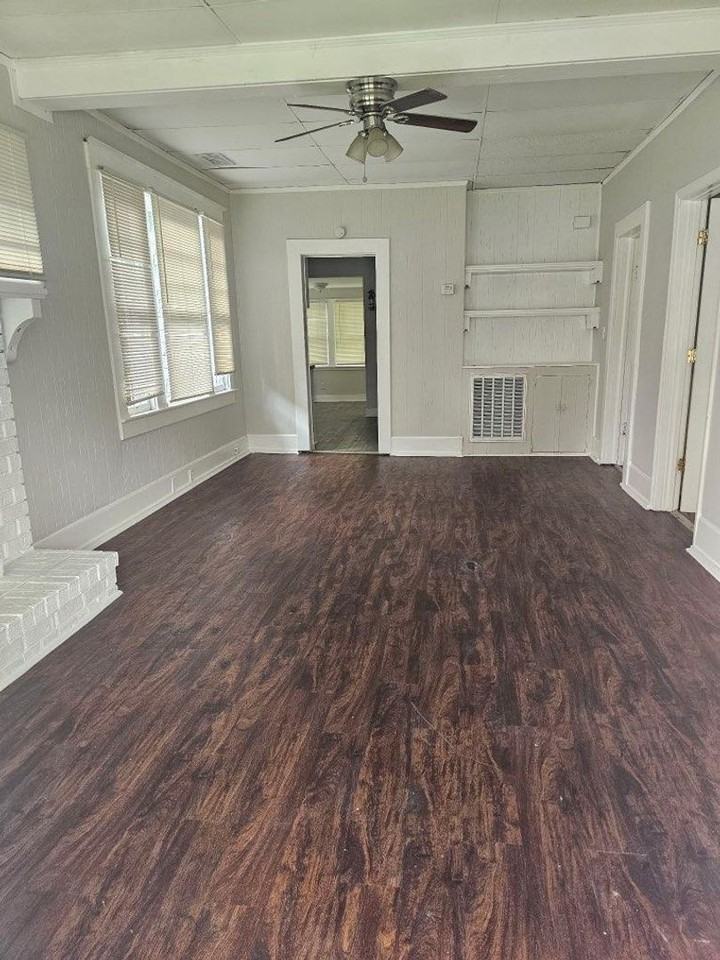 2140 New York Ave - Photo 2 of 15