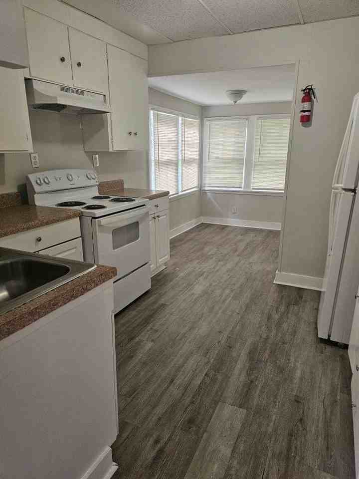 2140 New York Ave - Photo 3 of 15