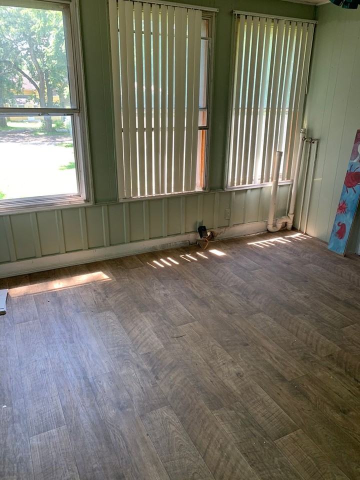 414 Avenue G - Photo 3 of 8