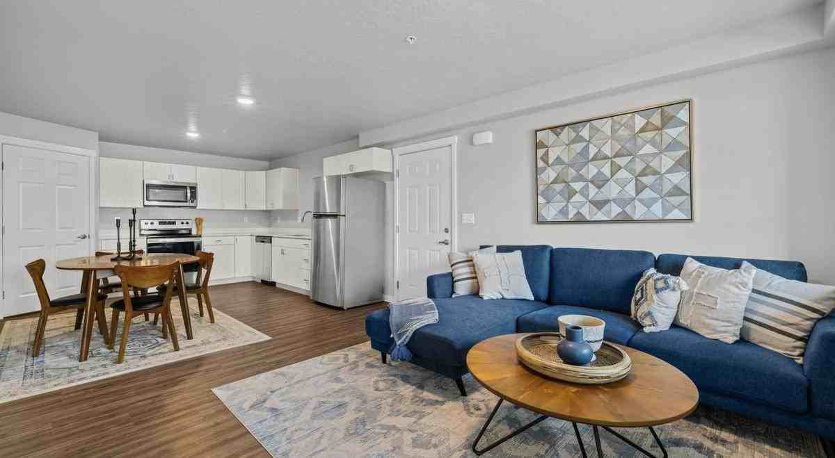 597 N Maple Grove Rd - Photo 2 of 37