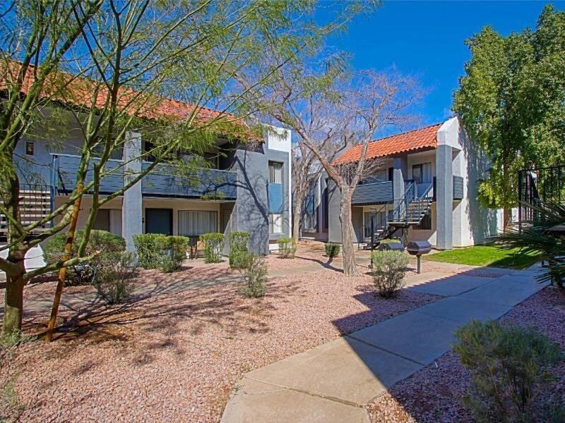 5150 W Eugie Ave - Photo 3 of 44