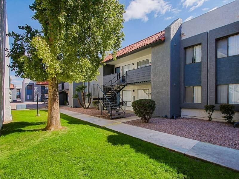 5150 W Eugie Ave - Photo 3 of 44