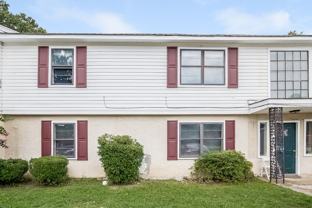 Goodman Manor Apartments - Photo 1 of 1