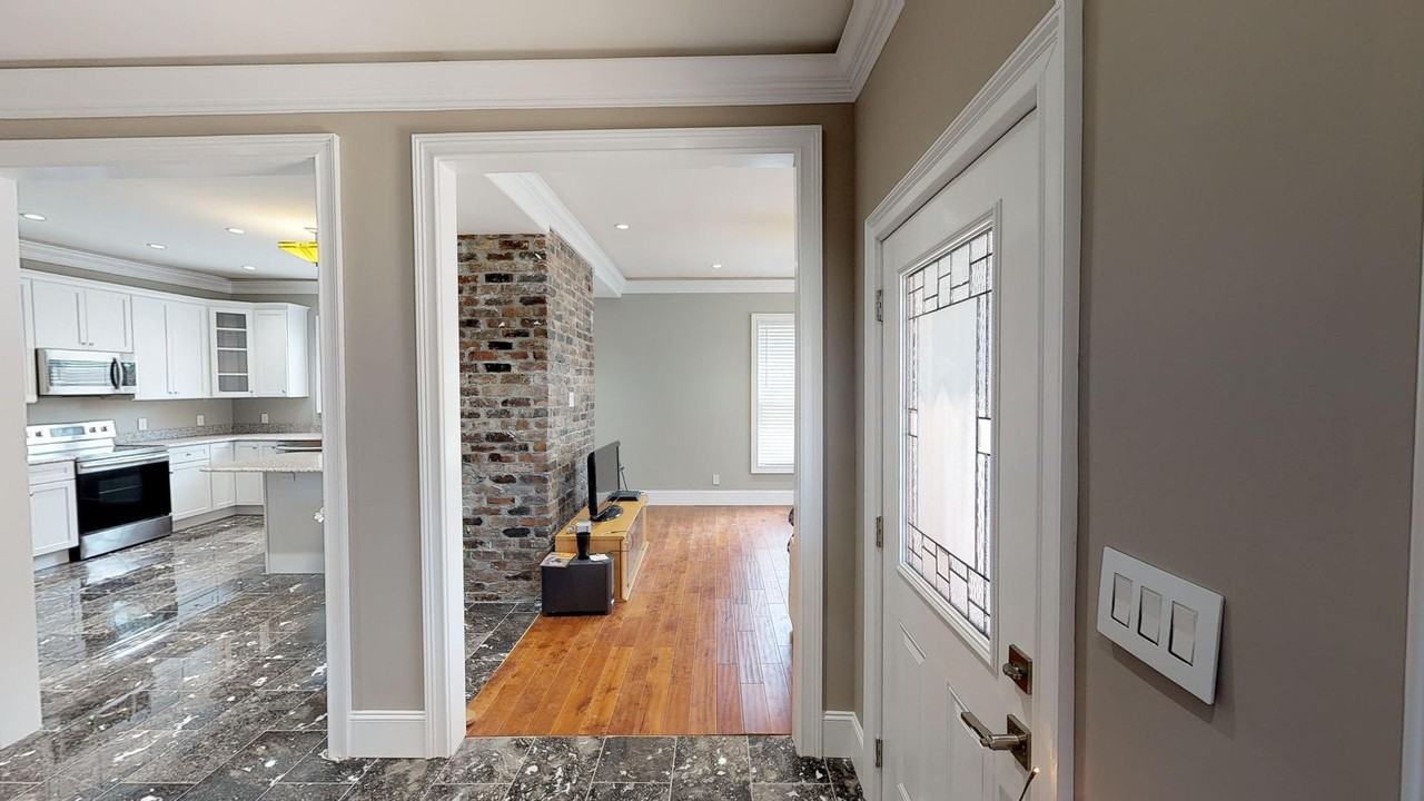 1717 Laurel Ave - Photo 5 of 16