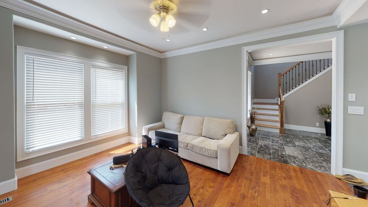 1717 Laurel Ave - Photo 6 of 16