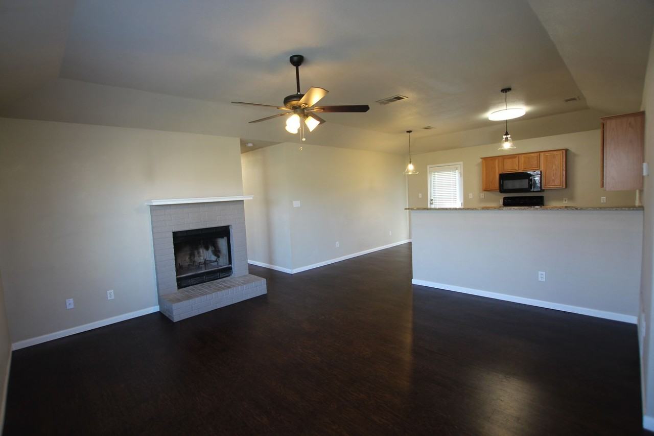 204 Willow Rd - Photo 3 of 23