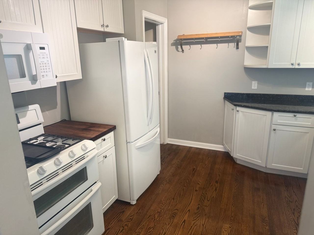 5116 Reeds Rd - Photo 3 of 17