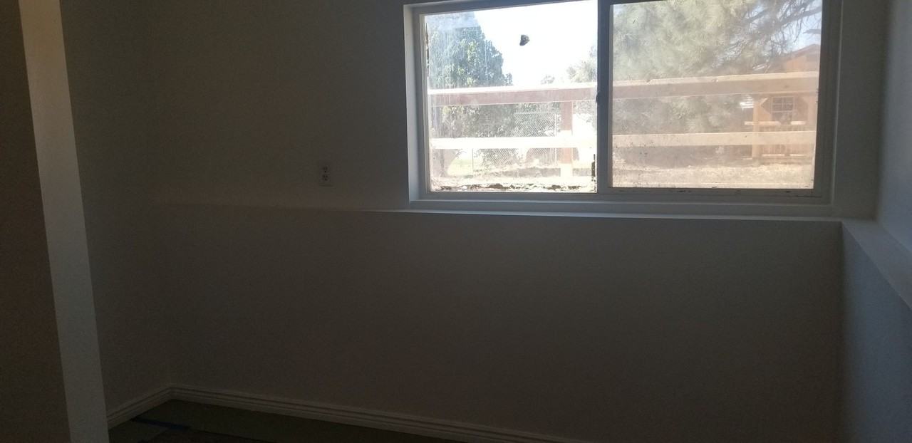 716 W Mountain View Dr - Photo 2 of 5