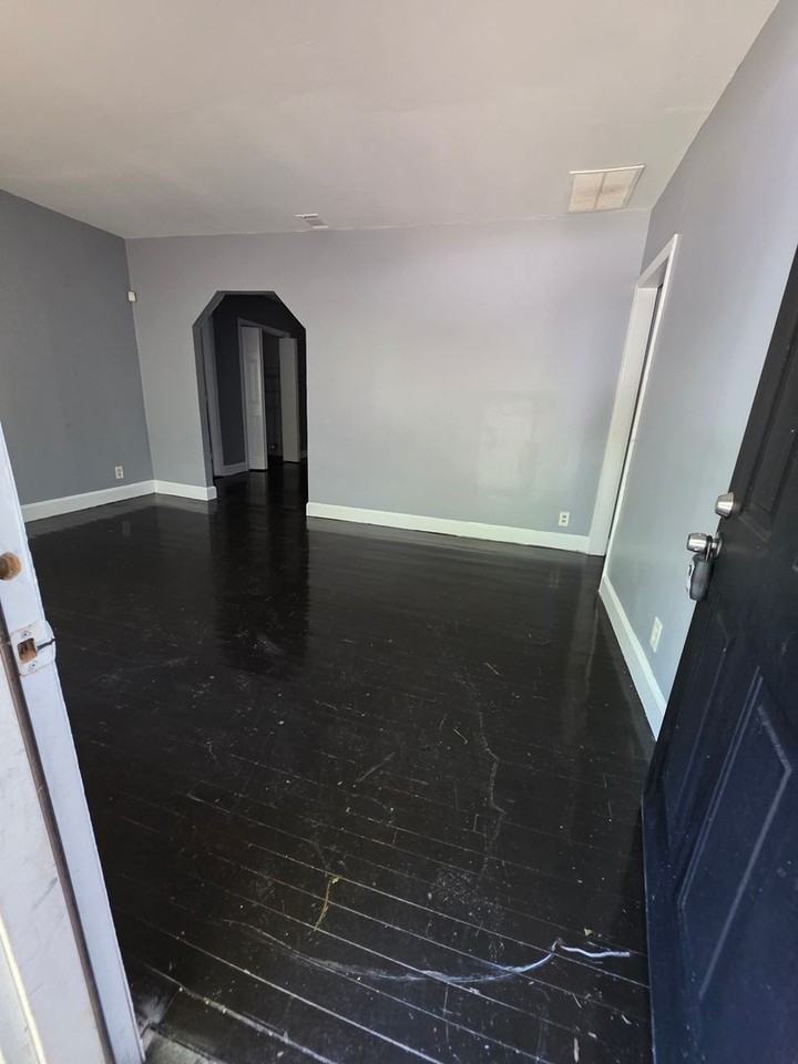 2802 3rd Ave Sw - Photo 2 of 24