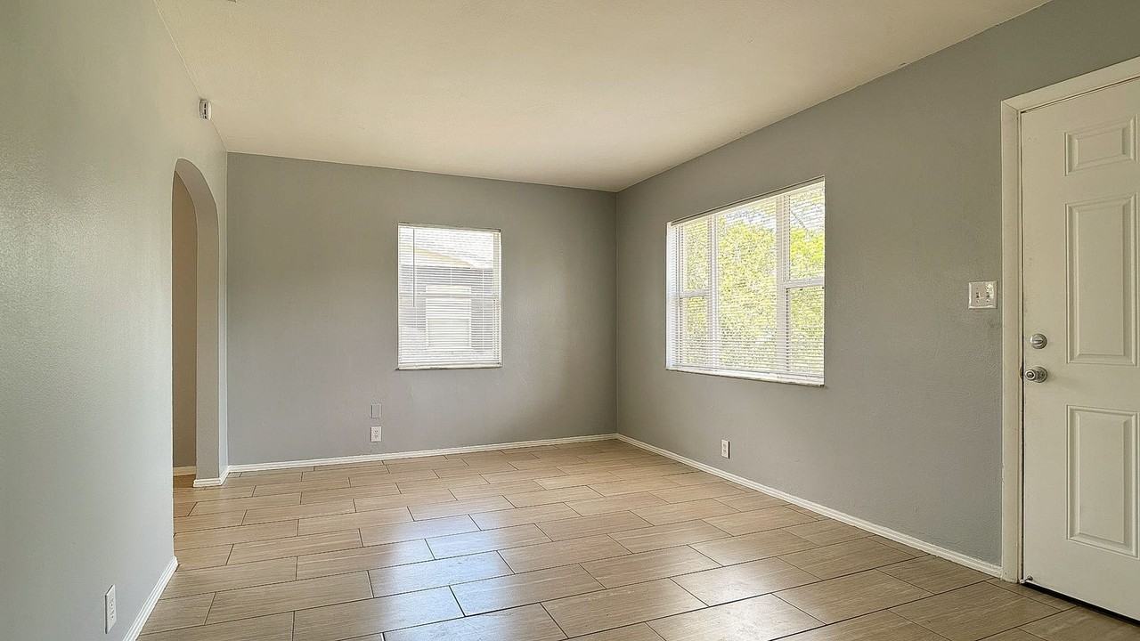 2532 4th Ave S - Photo 3 of 9