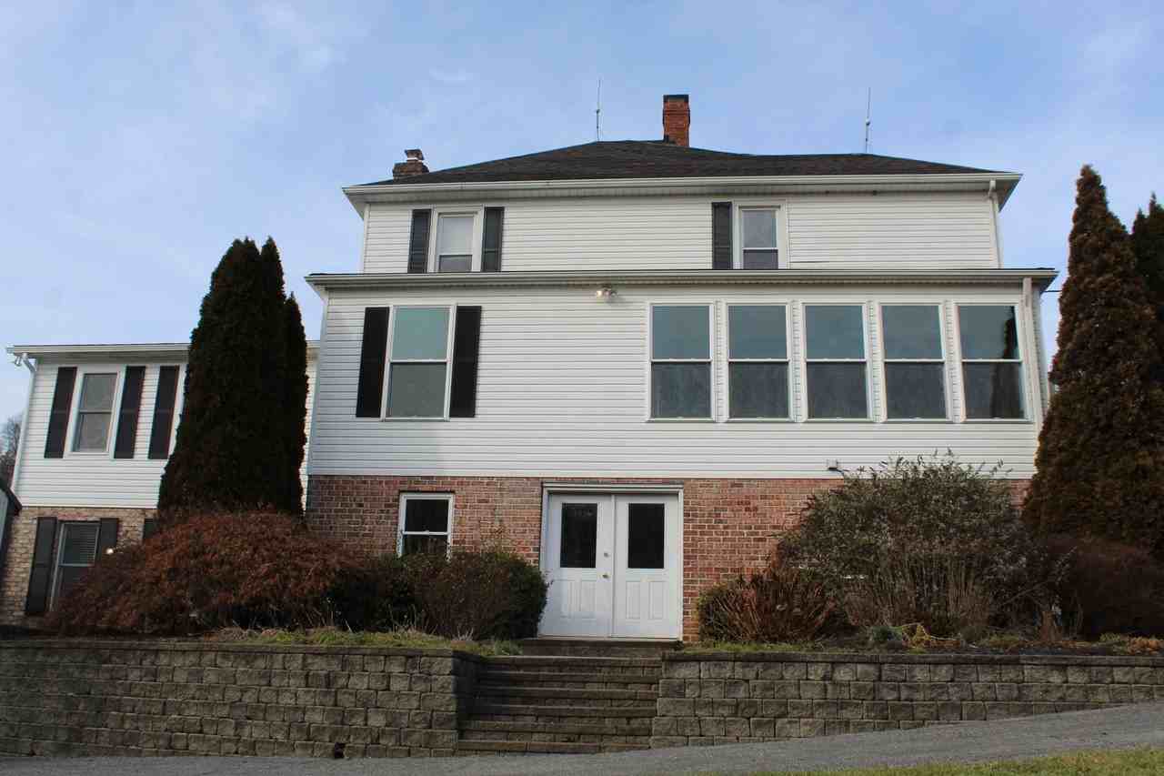 4882 Wolfgang Rd - Photo 2 of 22