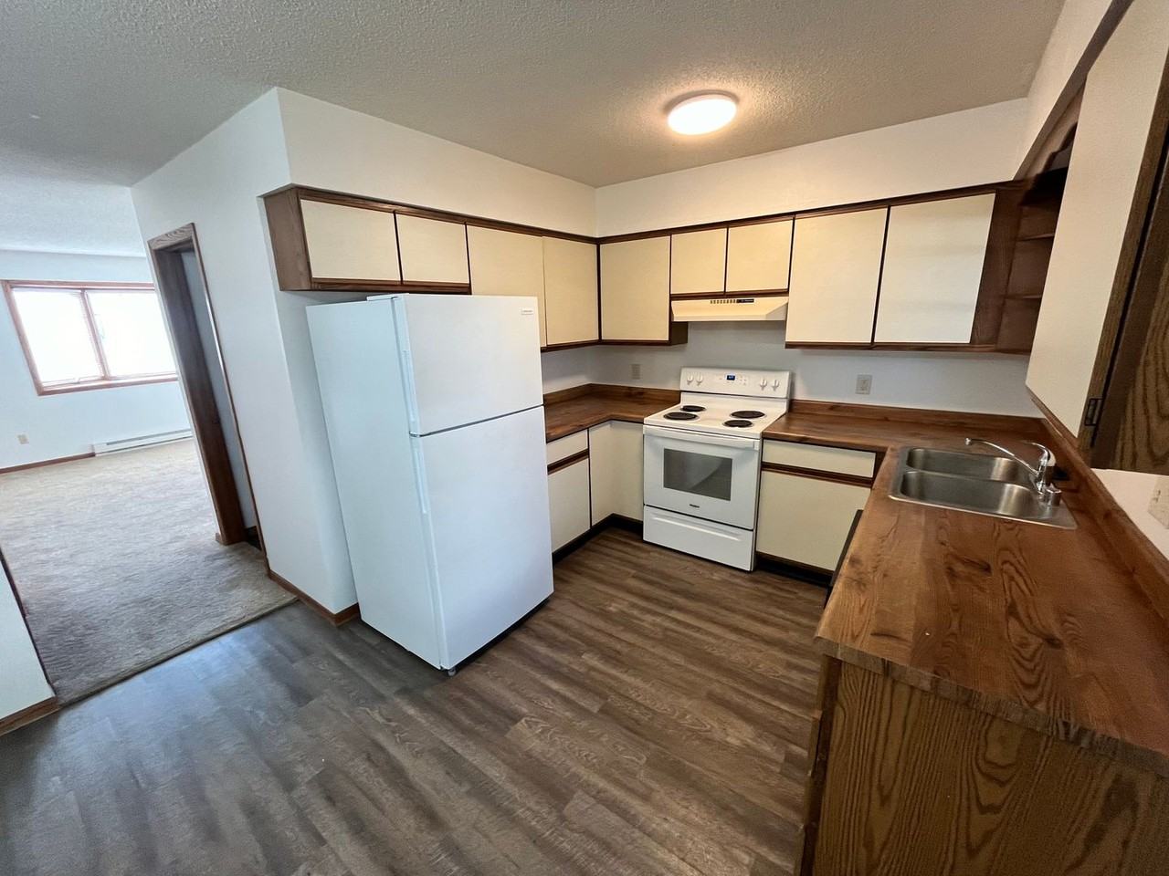3801 Fairfax St - Photo 4 of 7