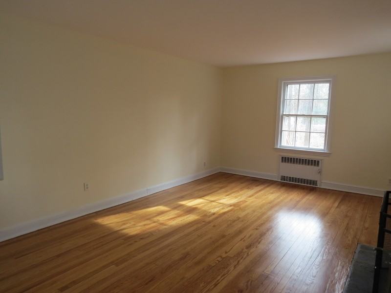 562 Rock Rd - Photo 3 of 16