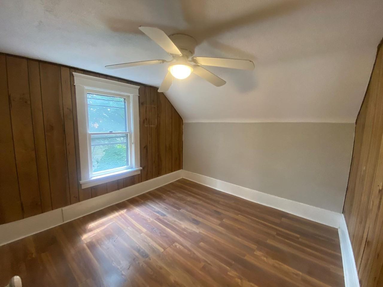 1292 W Wilbeth Rd - Photo 5 of 9