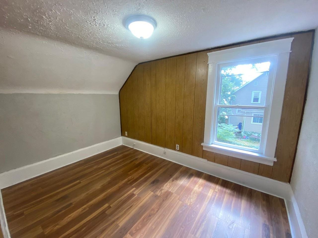 1292 W Wilbeth Rd - Photo 6 of 9