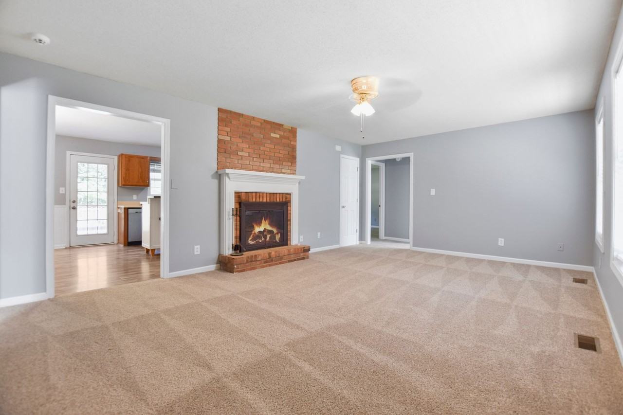 3502 Eastridge Rd - Photo 2 of 18