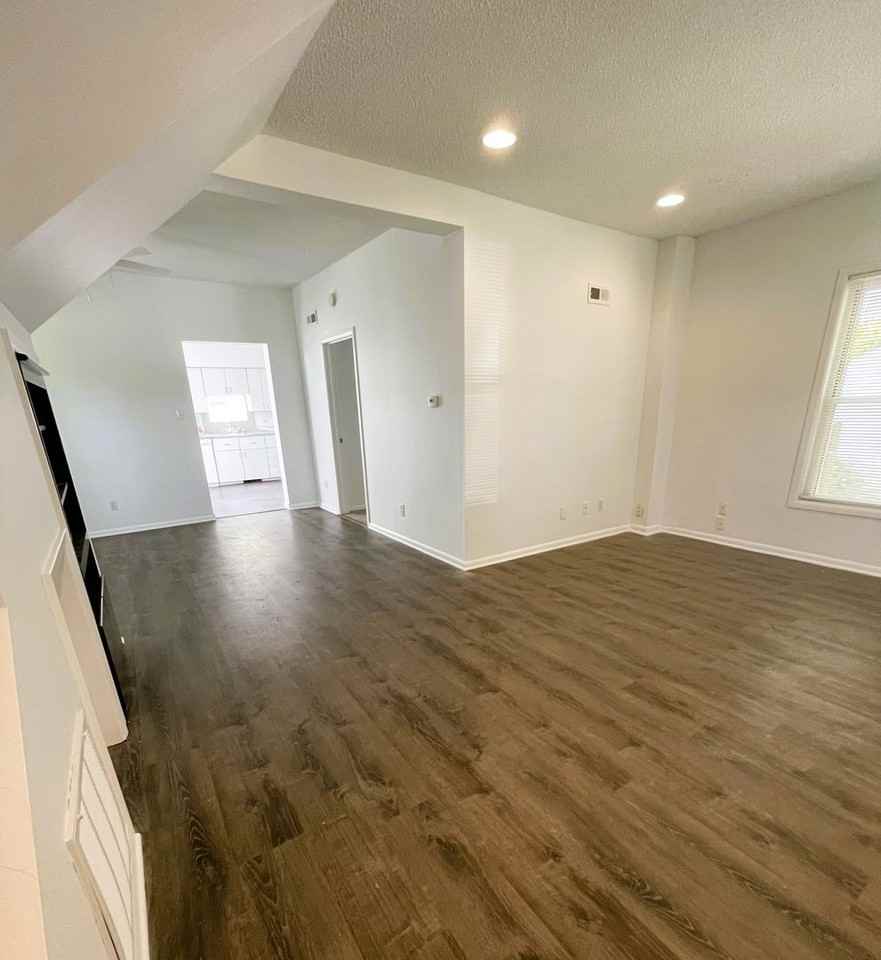 3222 Walter Ave - Photo 3 of 23