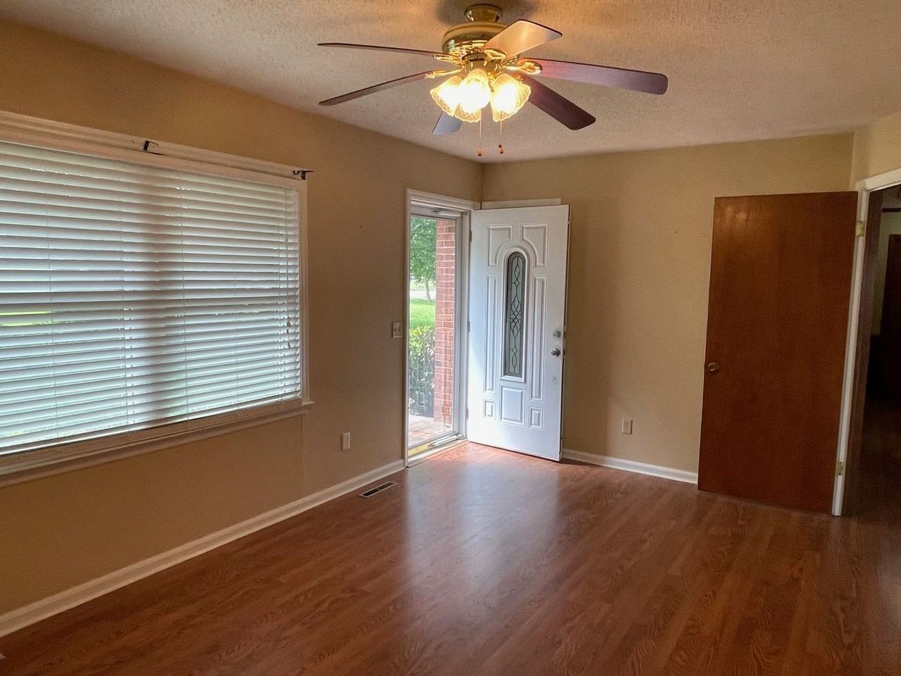 4962 Old Lexington Rd - Photo 2 of 28