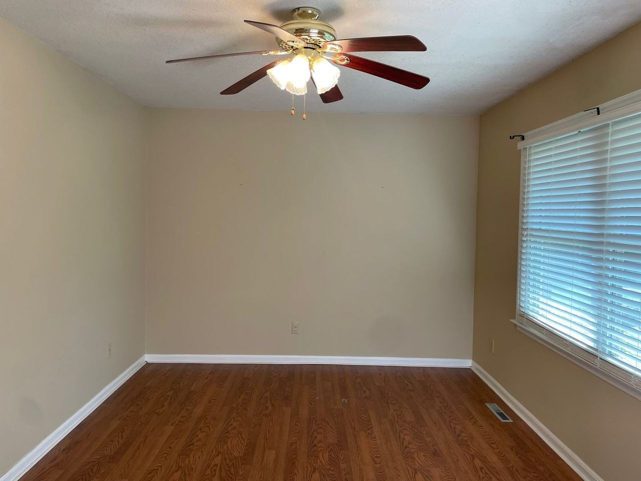 4962 Old Lexington Rd - Photo 3 of 28